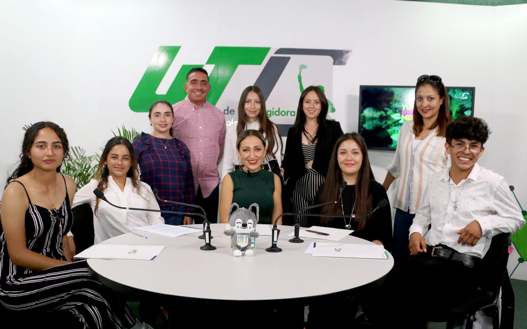 Inician estudiantes transmisiones de podcast turístico en la UTC