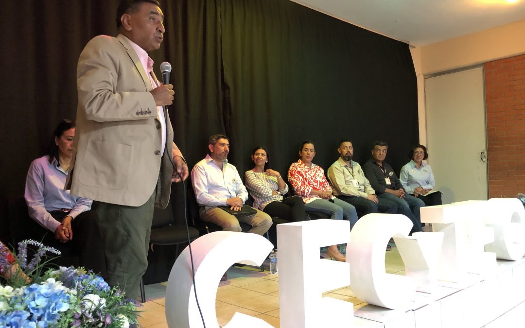 Participa CECyTEQ en el programa Regresa a Clase con un Árbol