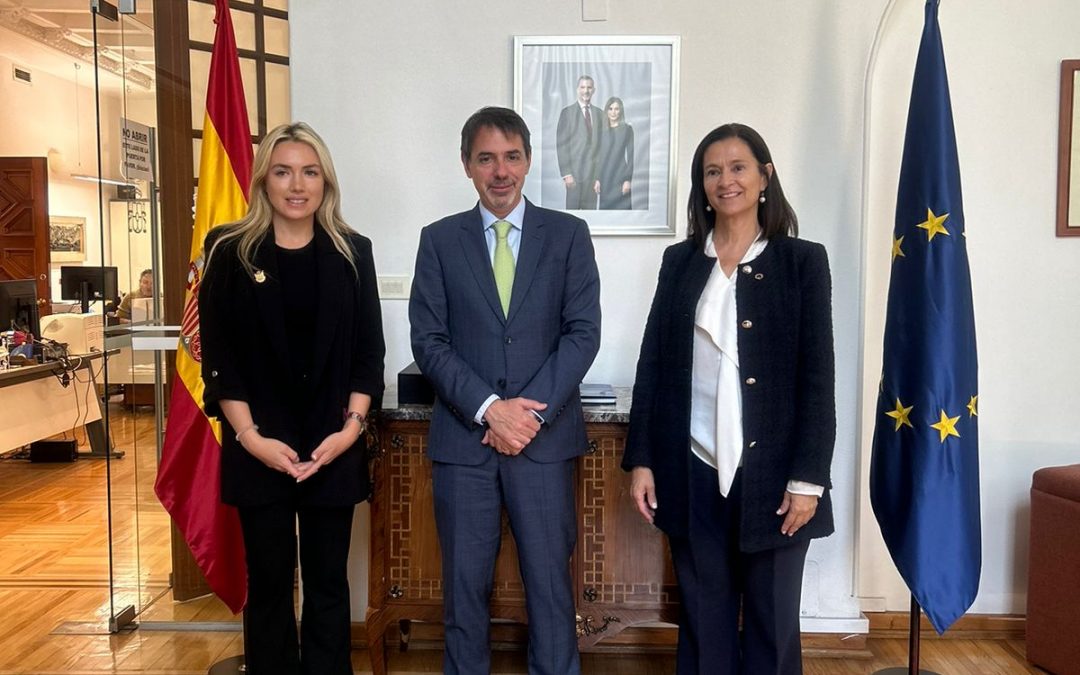 Fortalecen lazos culturales SECULT y Embajada de España