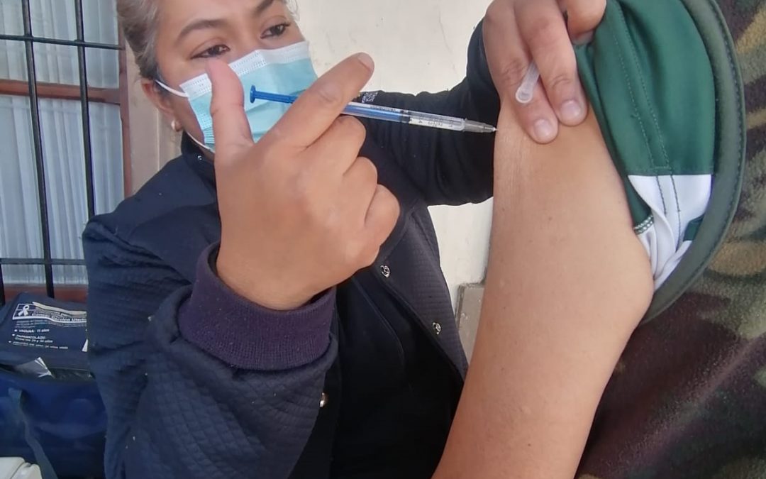 Llama SESA a grupos vulnerables a vacunarse contra la influenza