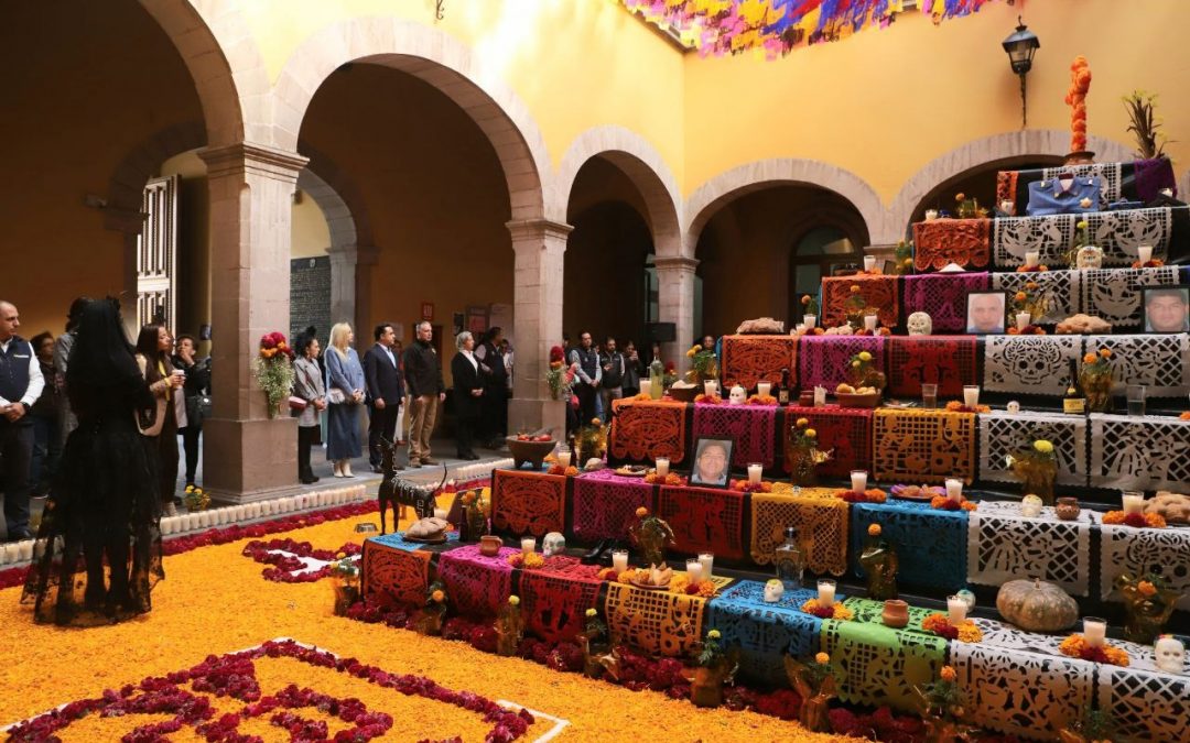 En honor a policías caídos, se inauguró el Monumental Altar de Muertos en Palacio Municipal