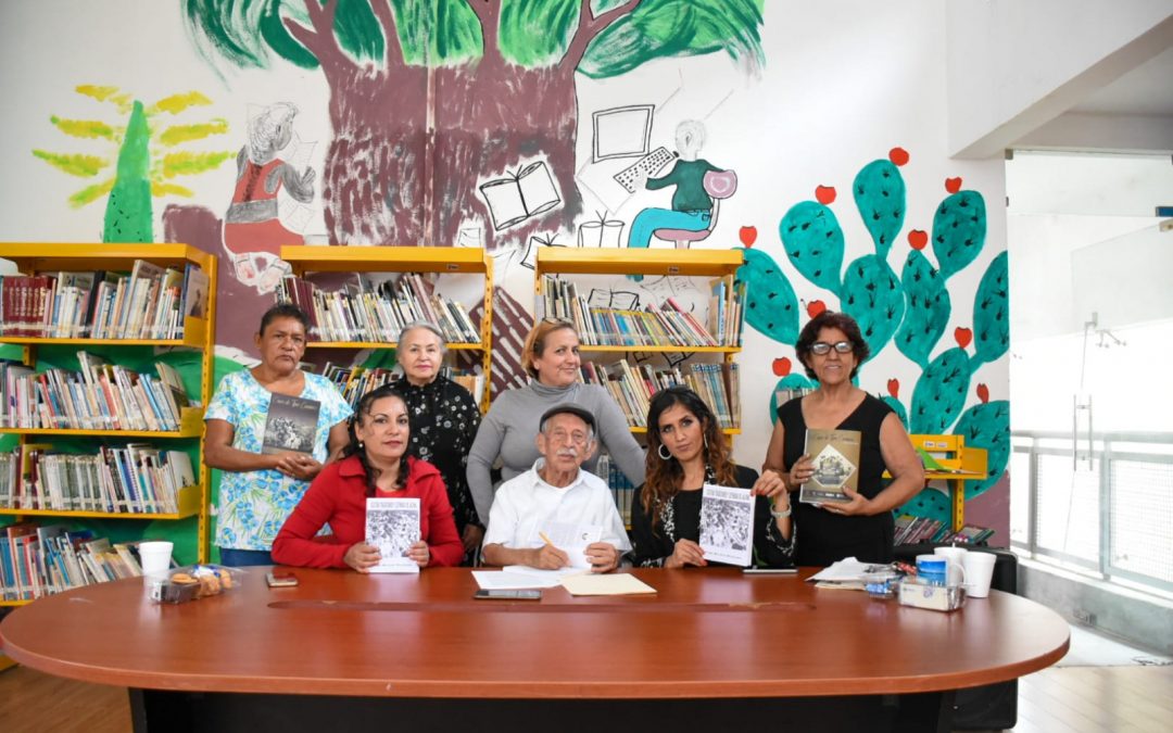 Realizan cafés literarios en biblioteca municipal de Jalpan de Serra