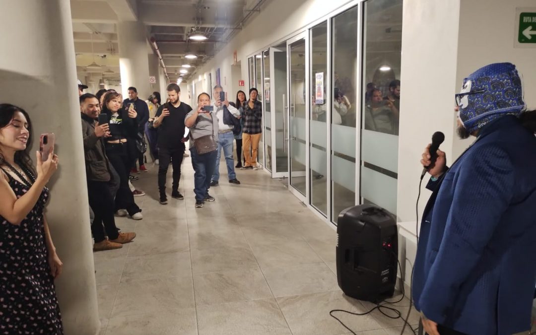 Inaugura Jonky su exposición Visiones del pasado en el CAE