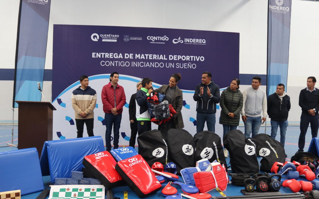 Entregan material deportivo a más de mil 600 atletas