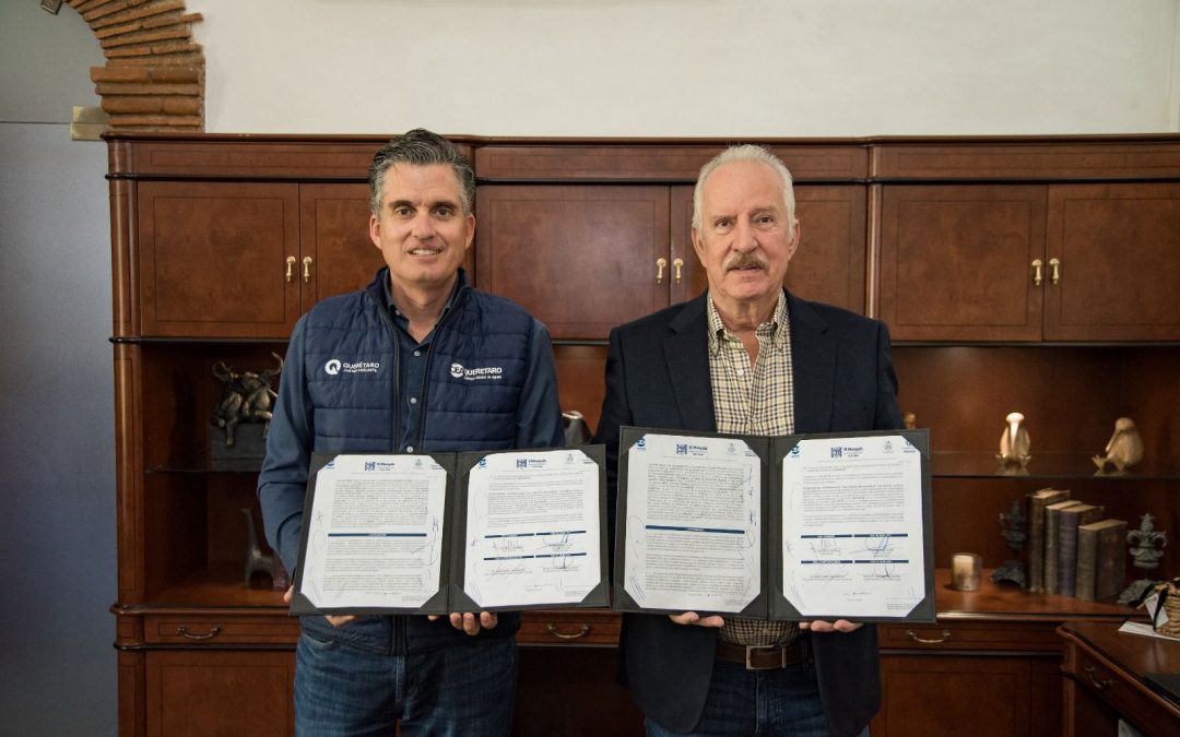 Enrique Vega encabeza firma de convenio entre El Marqués y la CEA para que el agua llegue a más familias
