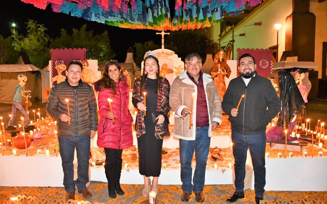 Realizan Encendido del Altar Dedicado a Los Angelitos en Jalpan de Serra
