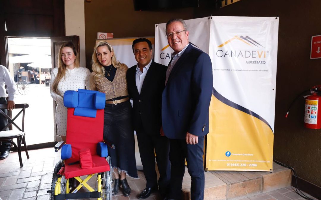 Recibe DIF Municipal 8 sillas de ruedas por parte de la CANADEVI