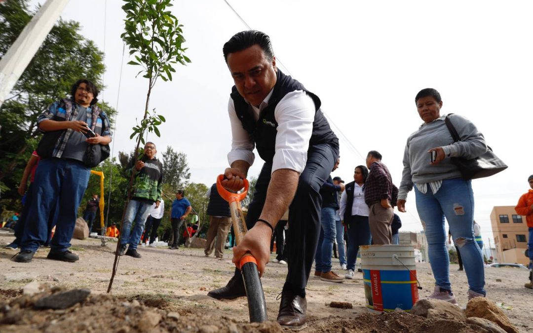 Encabeza Luis Nava nueva jornada de “Mi Querétaro Lindo” en la colonia Puertas del Cielo