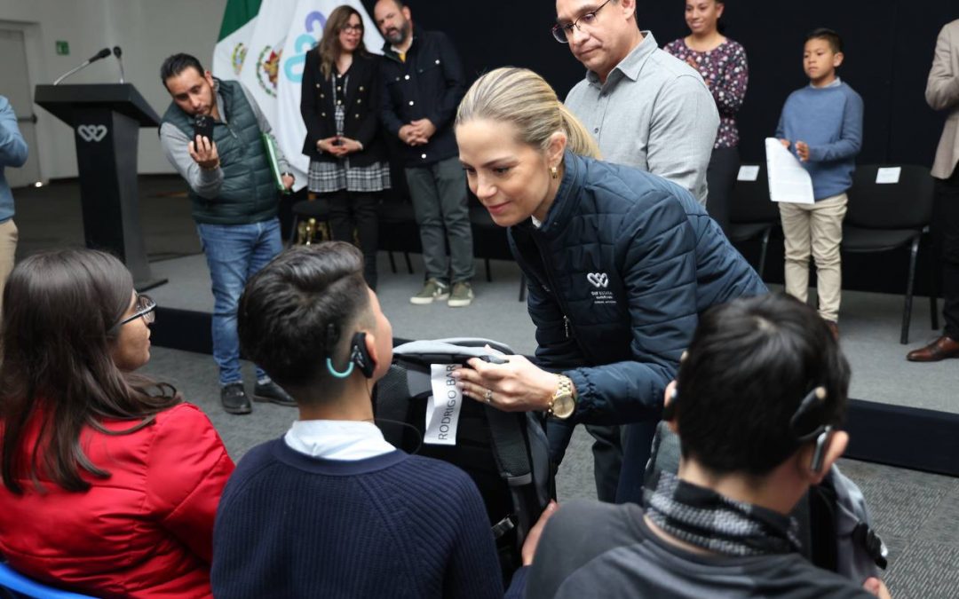Contribuye SEDIF a mejorar la audición de 32 pacientes