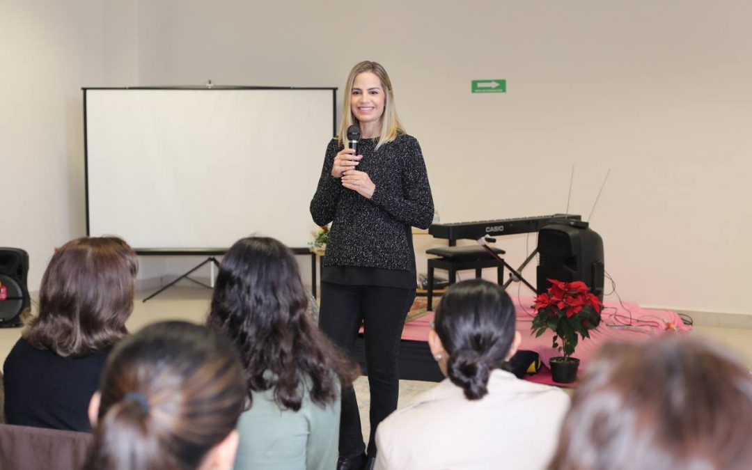 Apoya Car Herrera el emprendimiento y economía de las mujeres