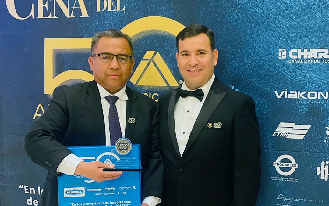 Reconoce AMERIC labor de docente de la UTSJR