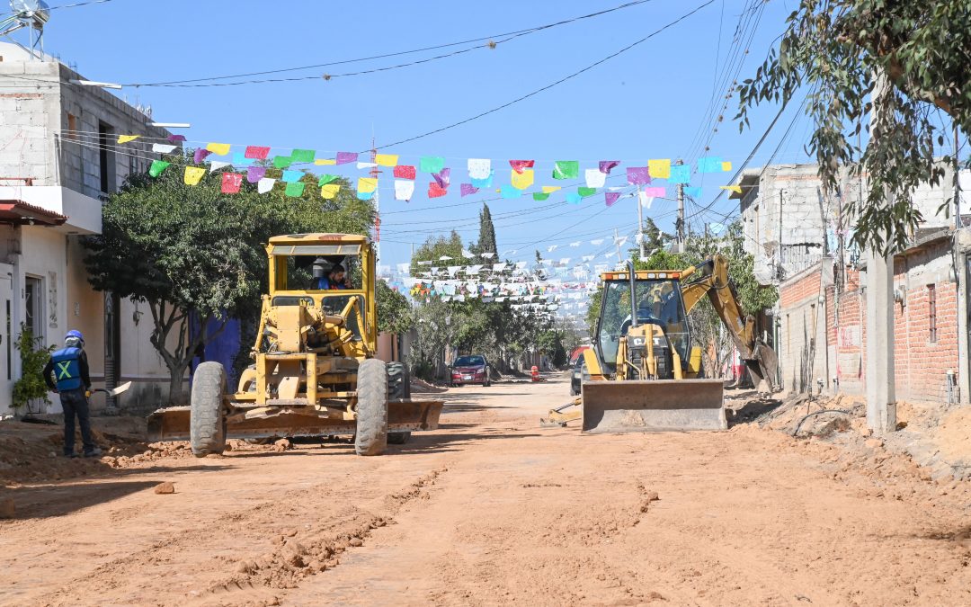 Supervisa titular de la SDUOP obras viales en Pedro Escobedo