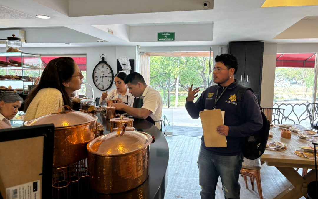 “Entrega Luis Nava vehículos operativos a la CMPC»