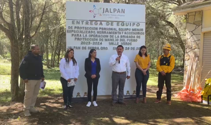 Entregan equipo especializado a brigada de protección de manejo del fuego en Valle Verde