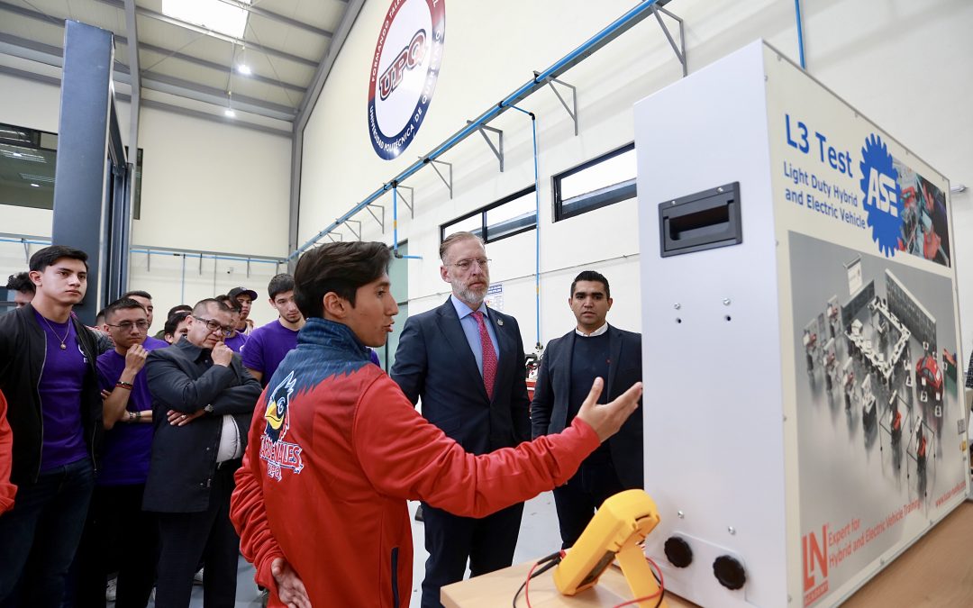 Inaugura titular de SEDESU laboratorio de vehículos eléctricos
