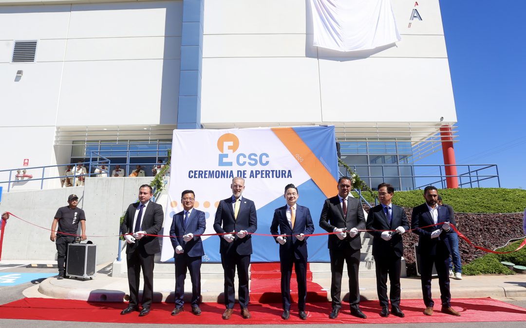 Titular de SEDESU inaugura CS Components
