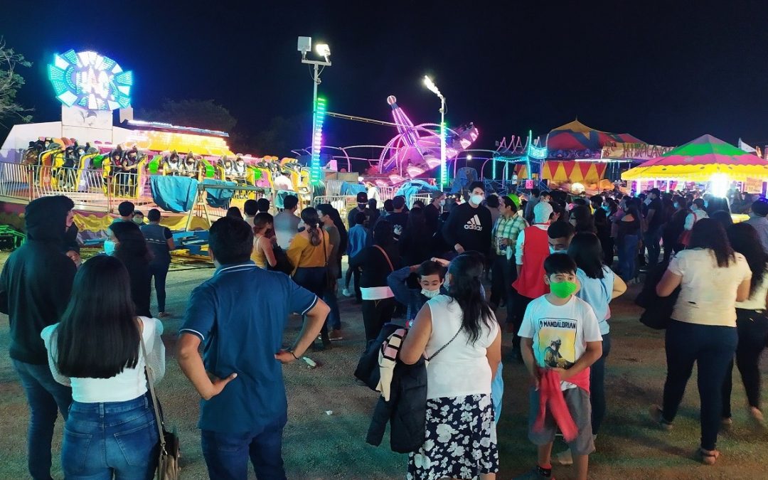 Propone Selene Salazar juegos mecánicos gratuitos durante la feria Jalpan