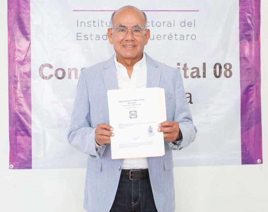 Con Experiencia y Resultados se registró Toño Zapata al VIII distrito local de Corregidora