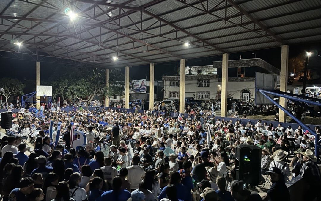 Recibe impresionante respaldo Sonia Ponce en Tres Lagunas.