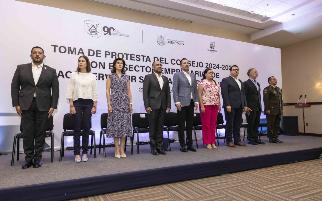 Rinde protesta el consejo de la CANACO SERVYTUR San Juan del Río