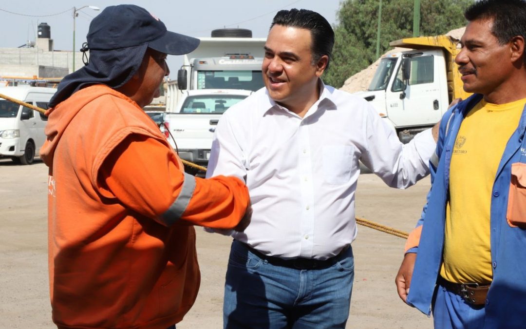 Festeja el personal operativo de Obras Públicas Municipales del Día de la Santa Cruz