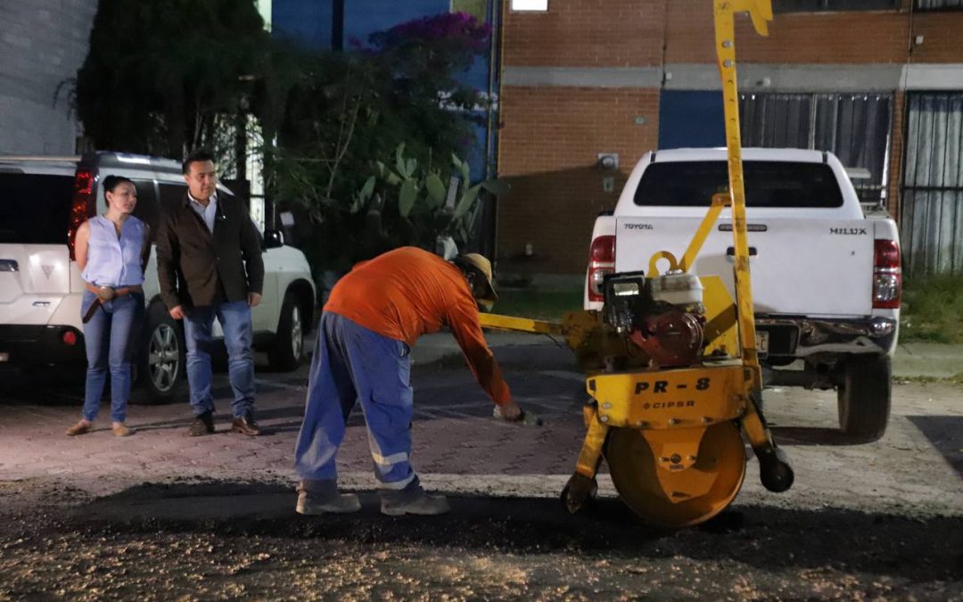 Supervisión de trabajos de bacheo en el Municipio de Querétaro