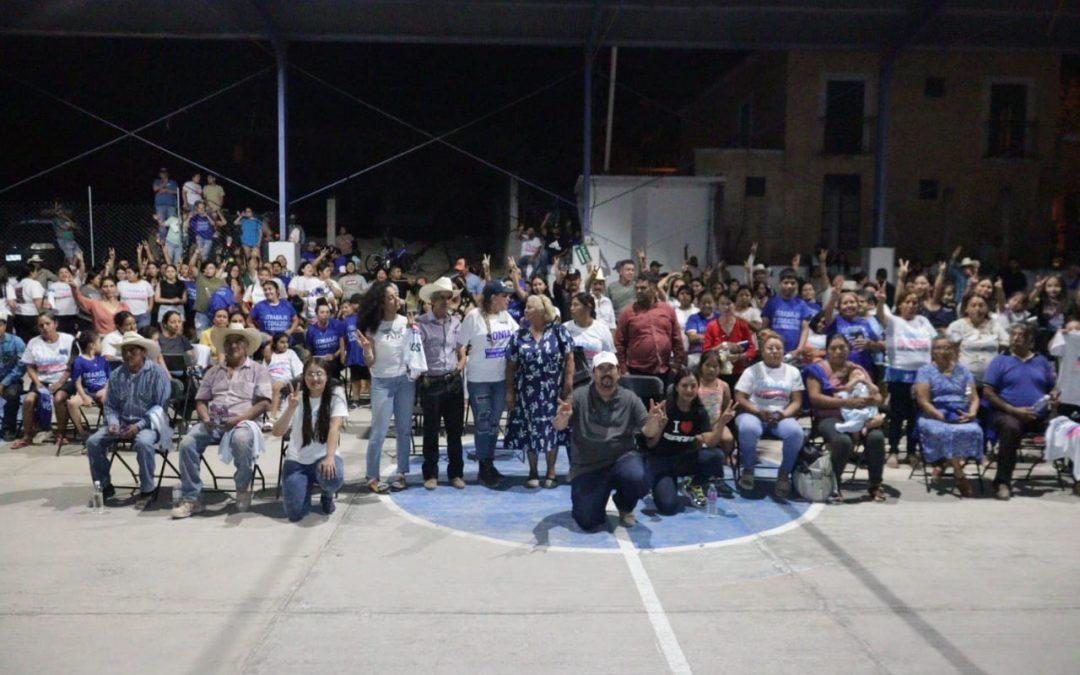 Sonia Ponce recibe respaldo en Encino Solo