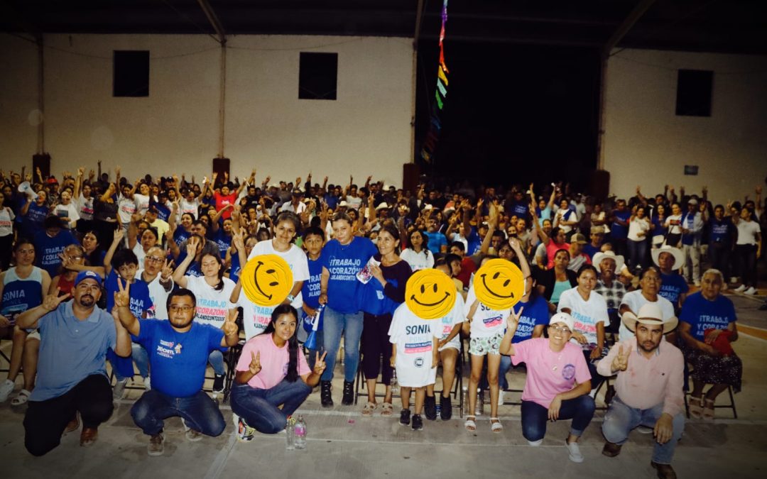 Sonia Ponce, recibe un cálido respaldo en su visita a Tilaco