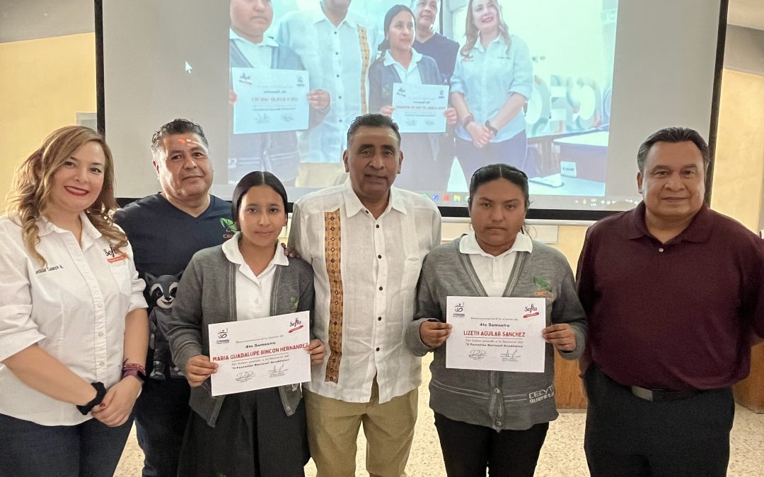 Premian a estudiantes ganadores del Pentatlón Académico
