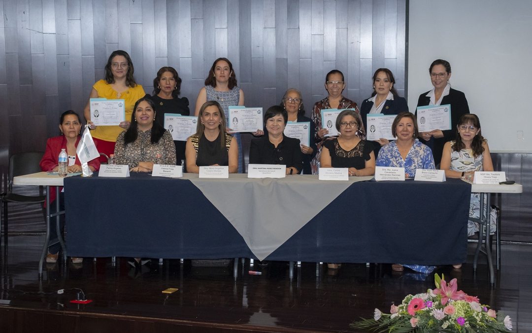 Secretaria de Salud toma protesta al Comité del Colegio de Enfermeras Profesionistas de Querétaro