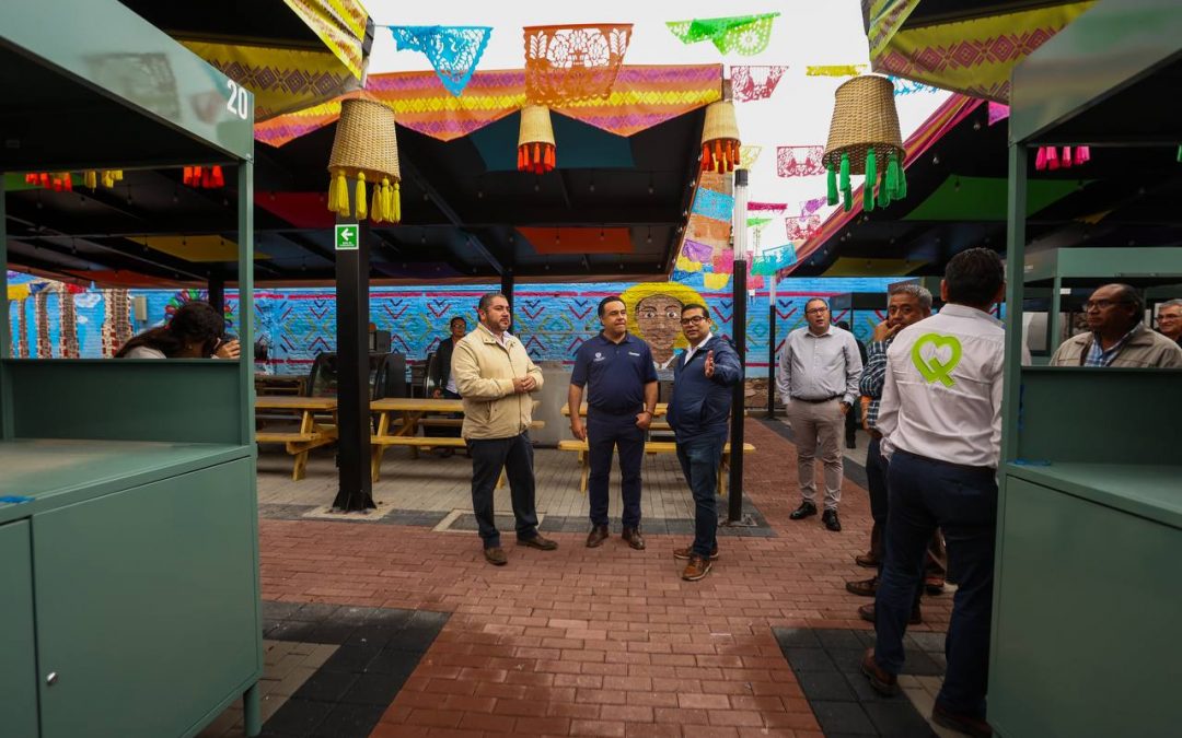 Supervisa Luis Nava instalaciones del Mercado Artesanal Querétaro