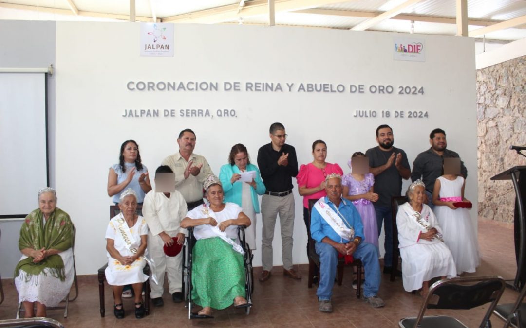 Coronan a los abuelitos de oro de Jalpan de Serra