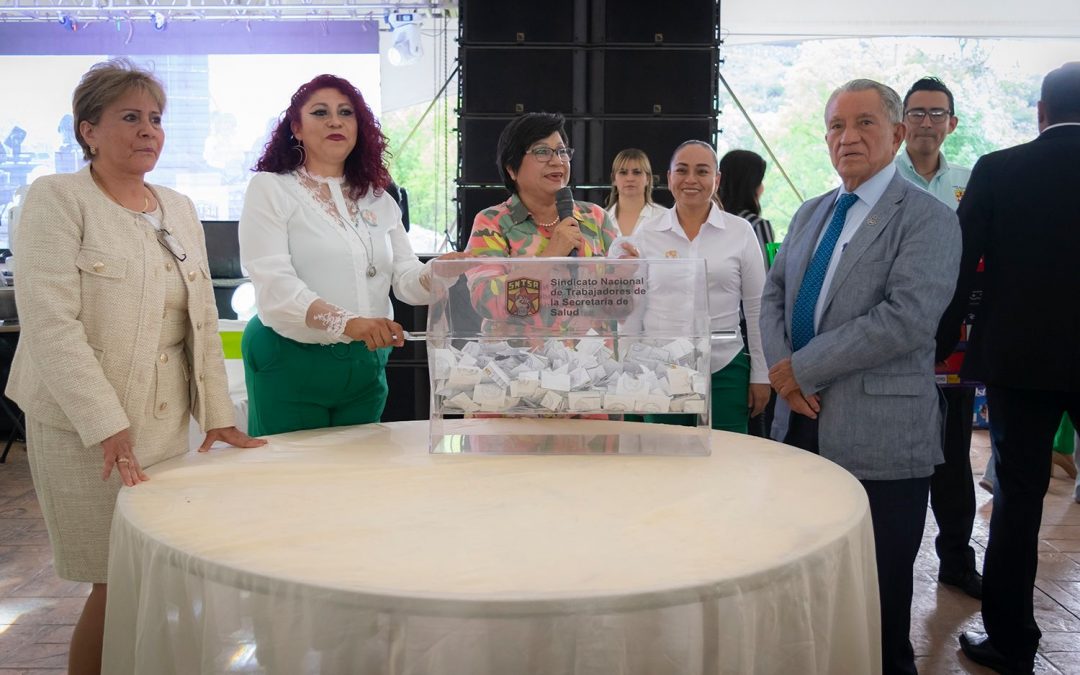 Reconoce SESA a mamás trabajadoras y a enfermeras y enfermeros de Servicios de Salud de Querétaro