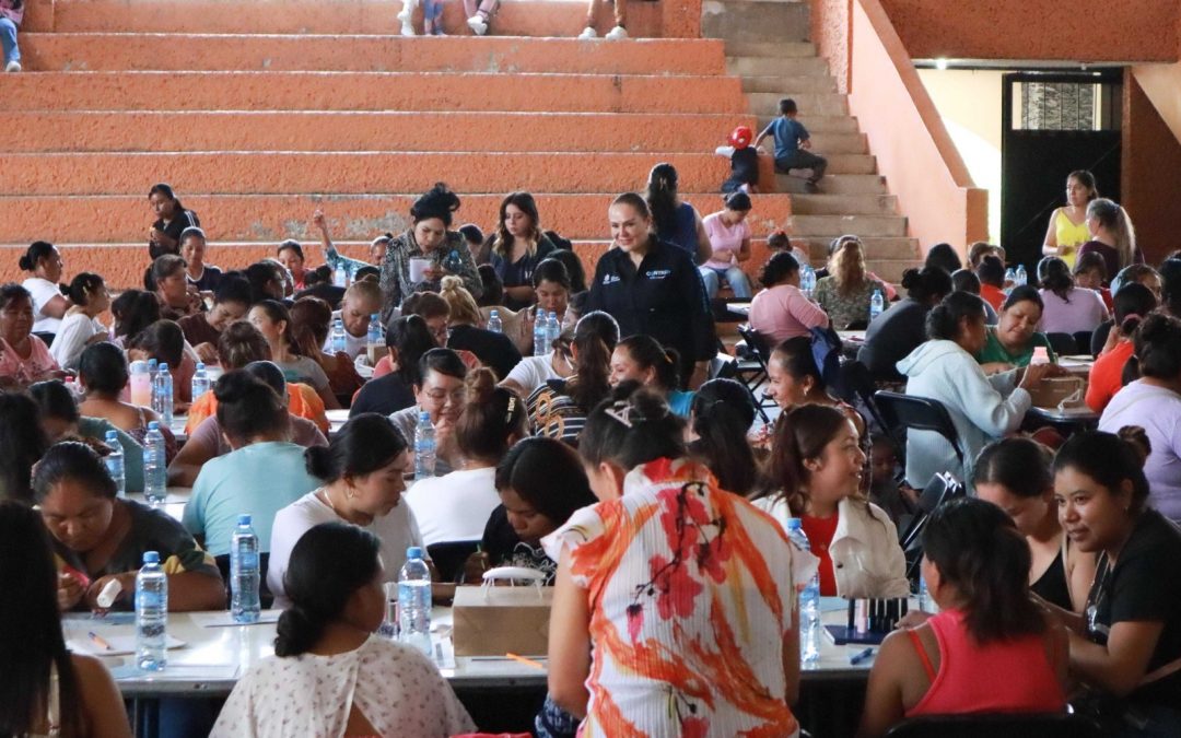 Lleva IQM a los 18 municipios del estado talleres socioproductivos