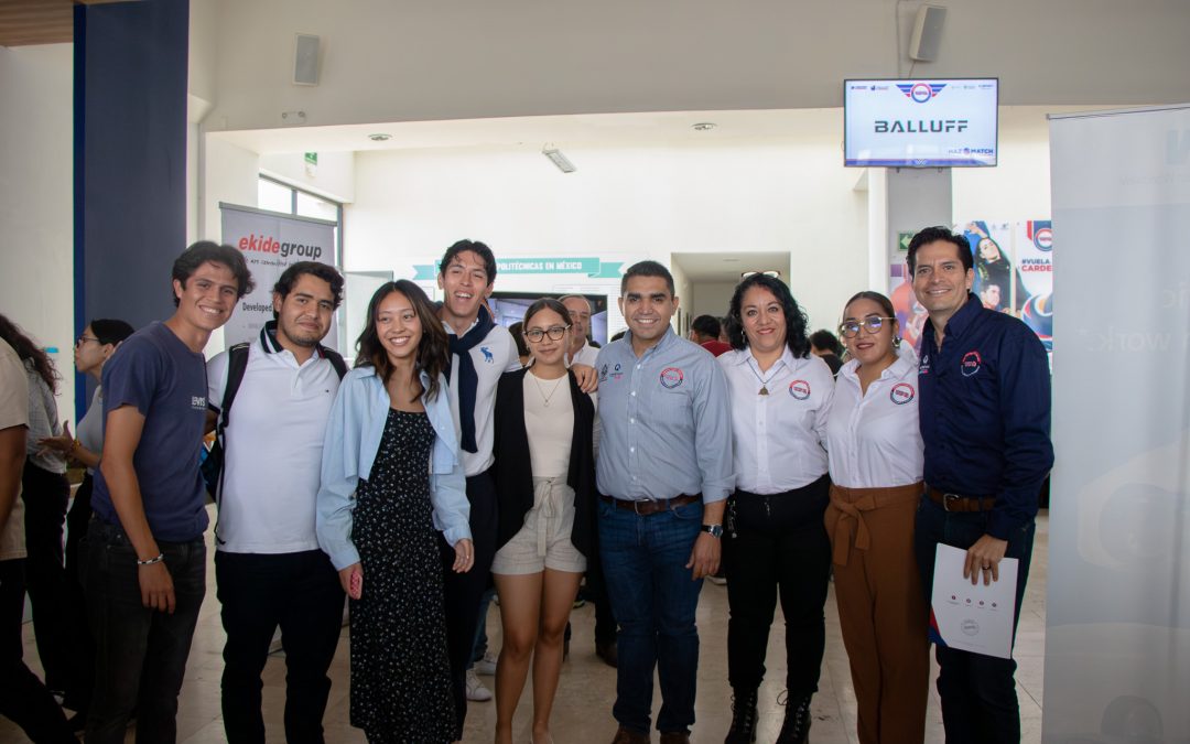 Conecta UPQ a estudiantes con el mercado laboral