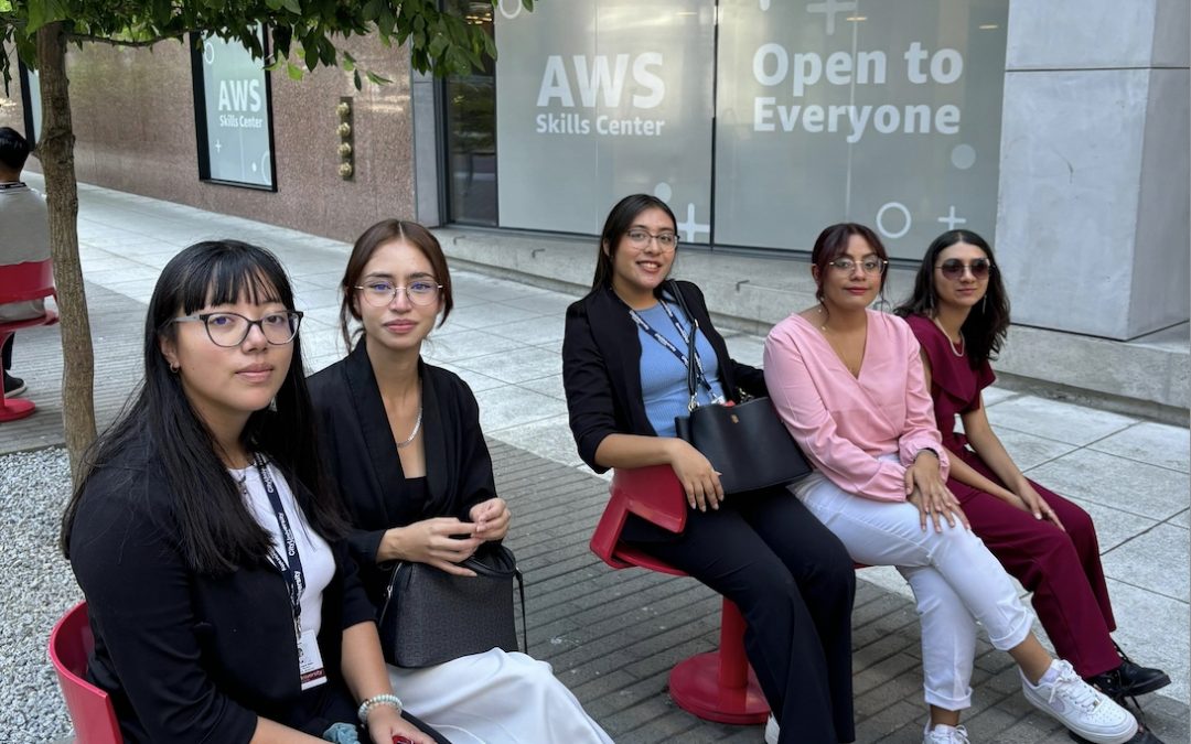 Estudiantes de la UPSRJ reciben capacitación en Seattle, E. U.