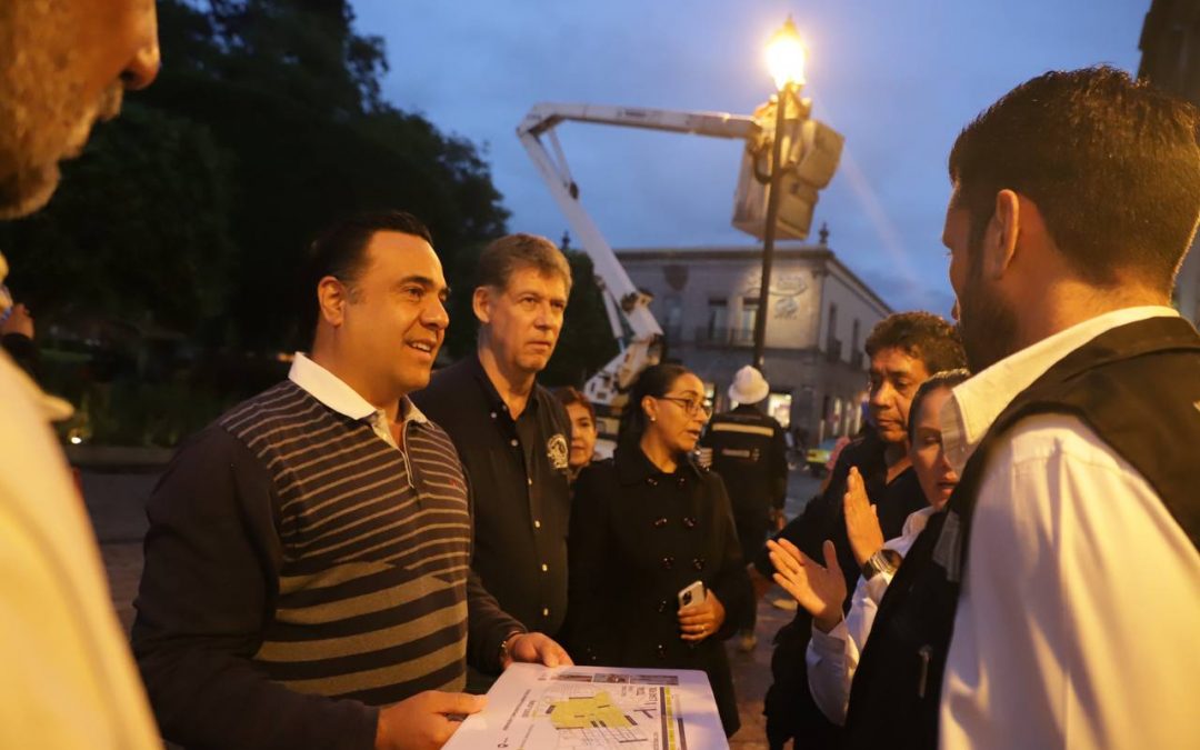 Supervisa Luis Nava la renovación de alumbrado en el Centro Histórico