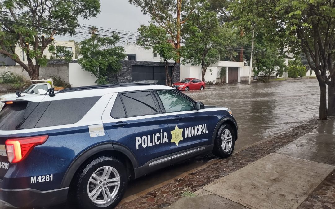 Municipio de Querétaro atiende reportes por lluvias de esta tarde