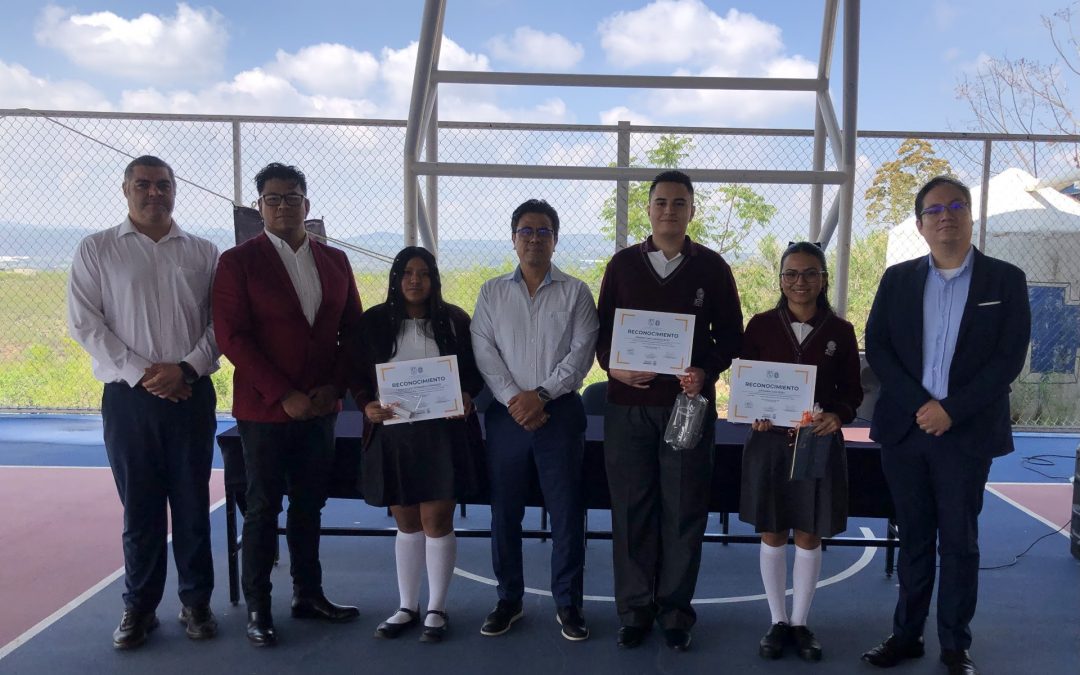 Reconoce UAQ a ganadores de Olimpiada Estatal de Química