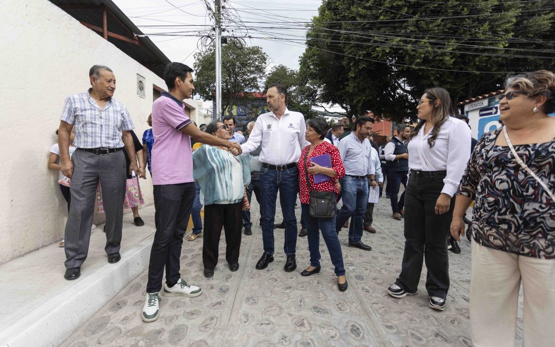 Entrega Mauricio Kuri mejora de calles en la colonia El Marqués