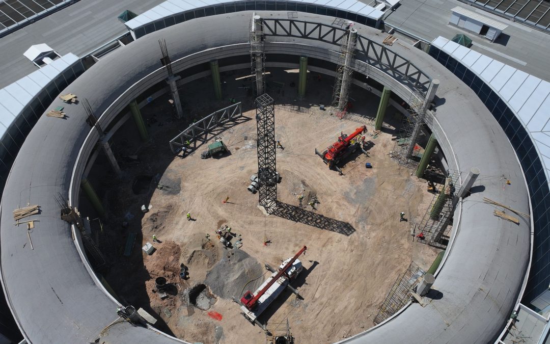 Avanza construcción de cubierta en el Gómez Morin