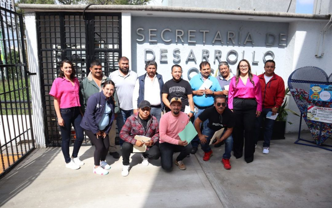 Entrega SEDESOQ apoyos a sectores sociales