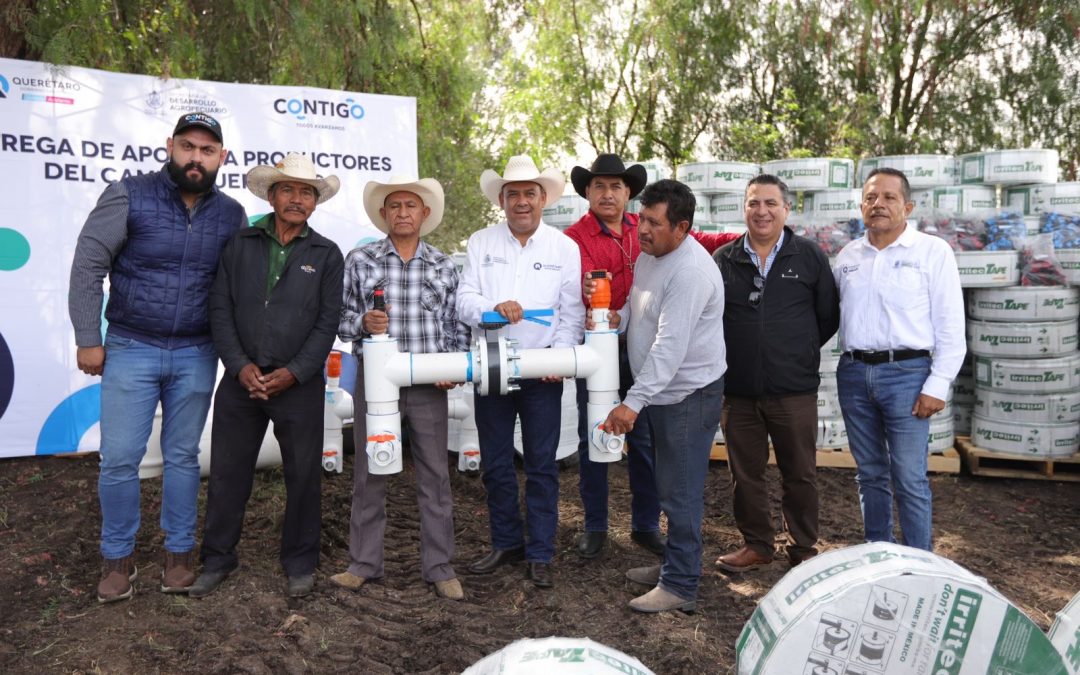 Entrega SEDEA oficios de autorización en San Juan del Rio