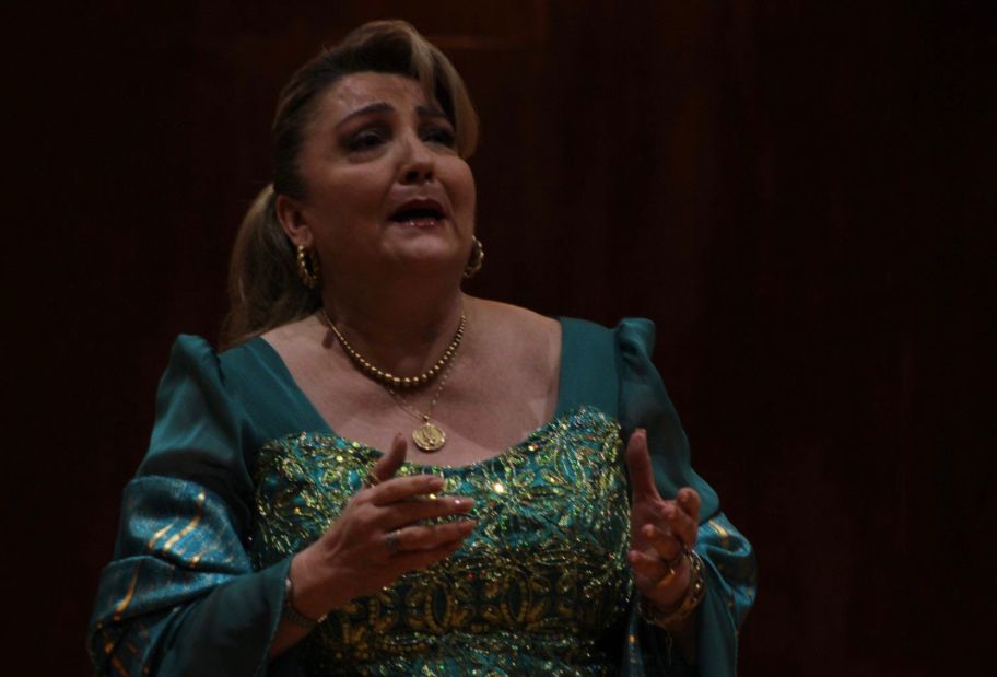 Con su canto, soprano internacional abraza a la UAQ