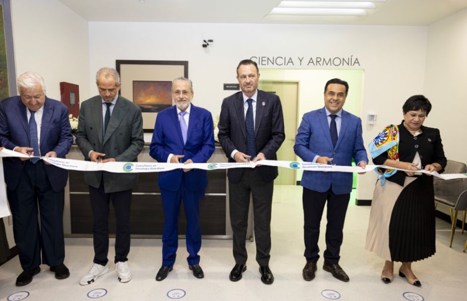 Inaugura Gobernador Clínica Consultores en Oncología