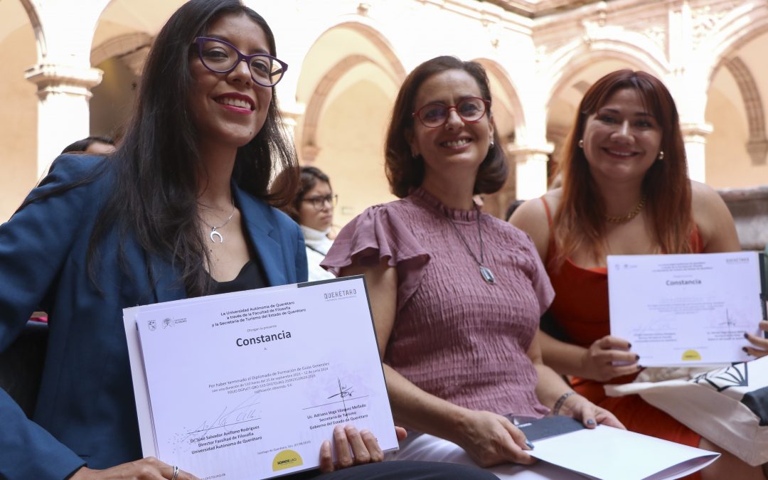 Capacitan UAQ y Secretaría de Turismo a nuevos guías turísticos