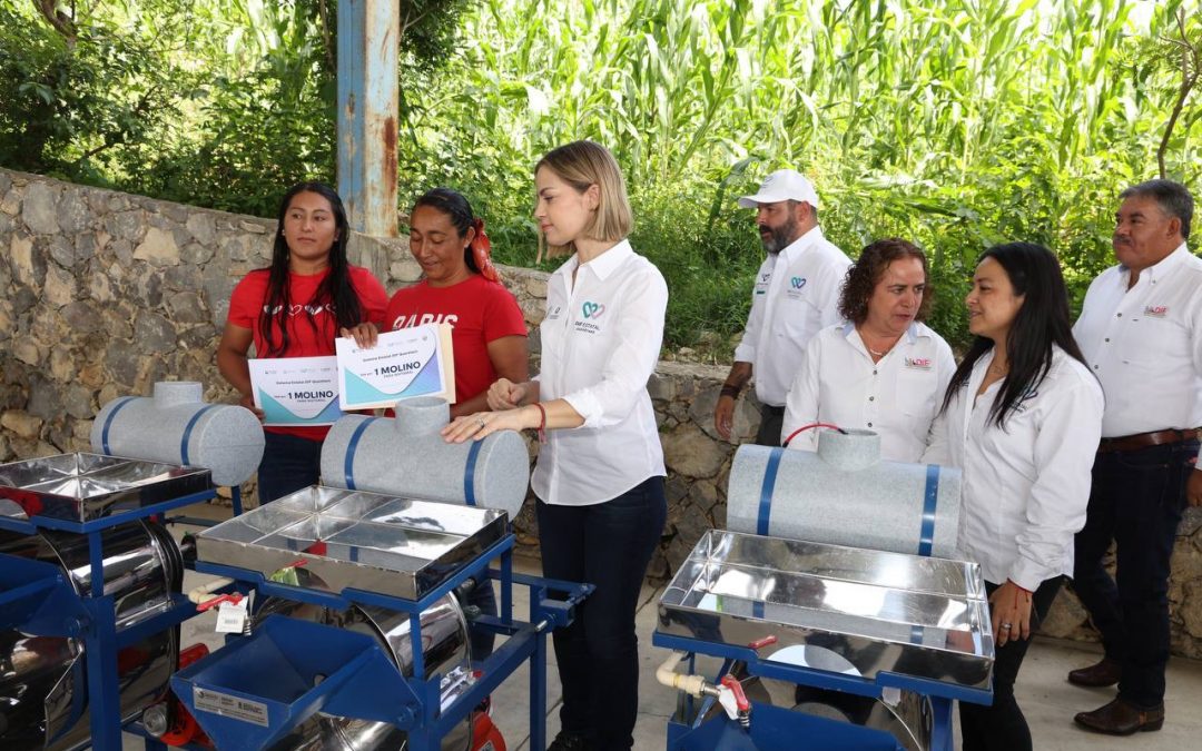 Entregó SEDIF molinos para nixtamal en Jalpan de Serra
