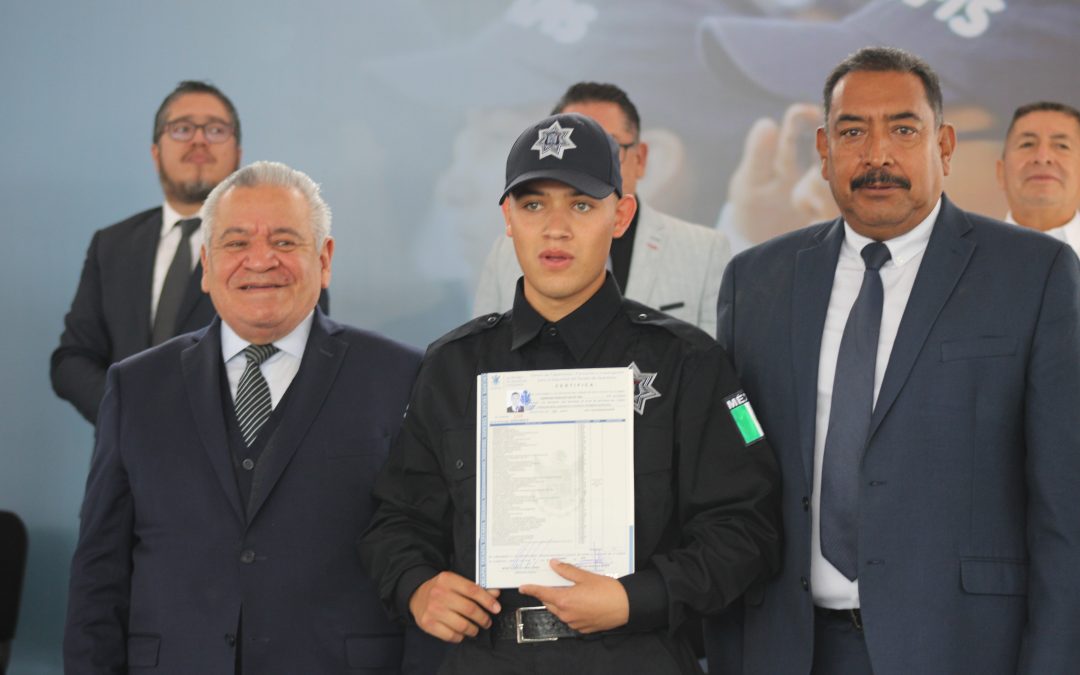 Supera CECAFIS meta anual de formar 100 nuevos policías