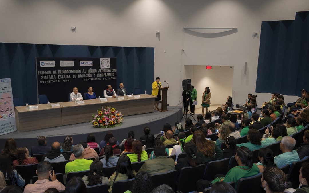 Entrega Secretaria de Salud reconocimientos al mérito altruista