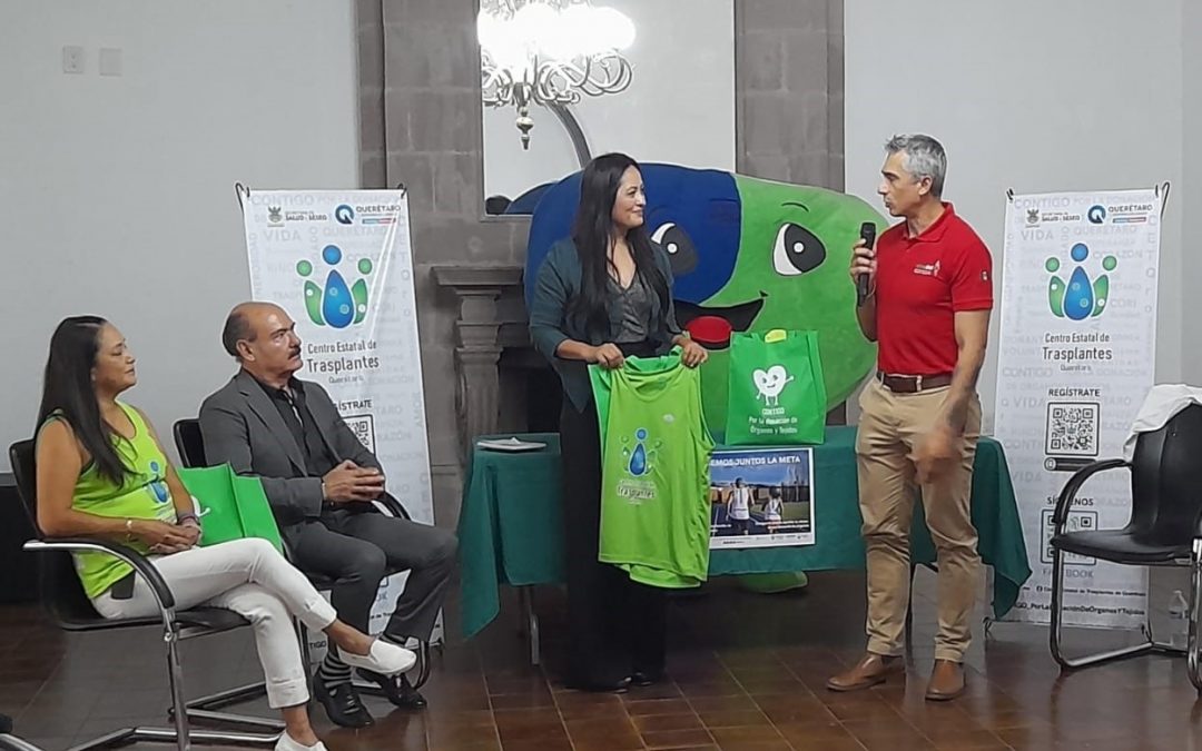 Entrega CETQro playeras a pacientes trasplantados que participarán en el Querétaro Maratón